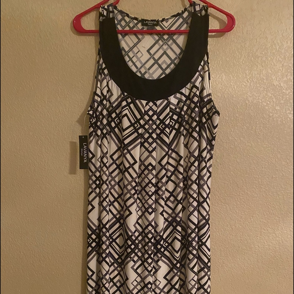 Women’s “LAVANYA” woman sleeveless dress size 1X . Black/Gray/white patterned
